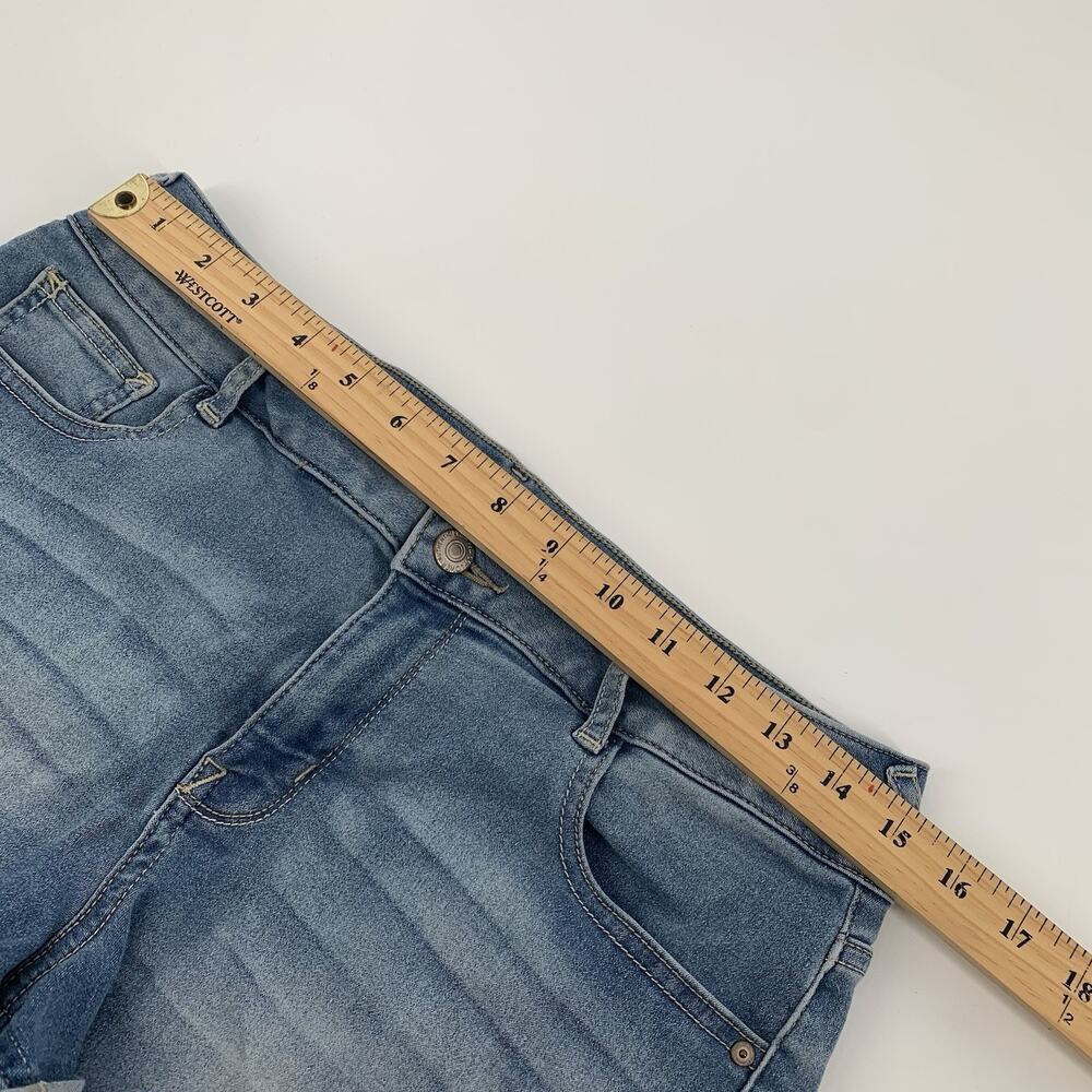 Wallflower The Ultra Fit Rolled Cuffed Jean Short 11 Womens Light Wash Denim - Picture 5 of 6